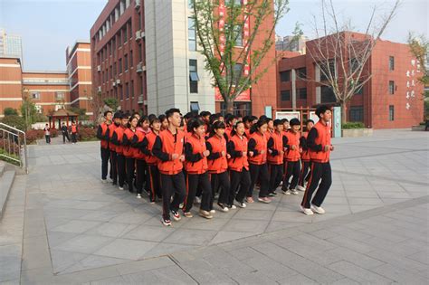 激情跑操比赛 尽展学子风采-亳州市黉学英才中学