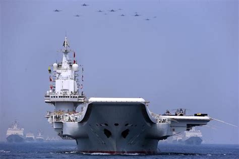 美加军舰过航台湾海峡时，加拿大护卫舰目睹中国战舰逼美舰改道 加舰长：太可怕了，险些相撞|加拿大|军舰|中国_新浪新闻