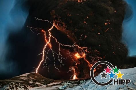欣赏下艾雅法拉火山喷发-直播吧zhibo8.cc