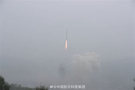 Long March rocket launches two radar satellites for China Siwei - Space ...