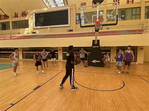 美式篮球走进江西应用科技学院-江西应用科技学院体育学院