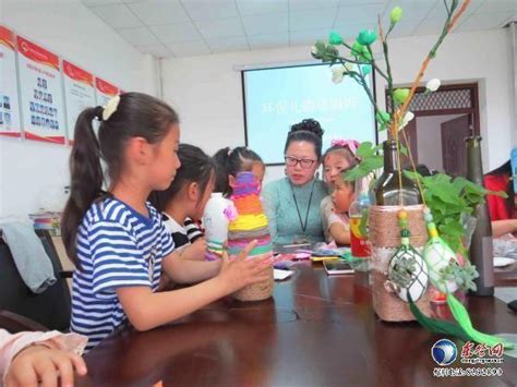 东城街道安泰南区居委会组织辖区儿童做环保礼物送妈妈-新闻中心-东营网