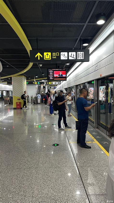 一夜醒来欠地铁600多万？ 广州地铁：乘客及时出站 已联系乘客进一步分析_凤凰网视频_凤凰网