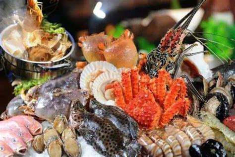 海鲜,销售食品新鲜鱼类日本街头市场日本街头市场的新鲜鱼海鲜高清图片下载-正版图片300161891-摄图网