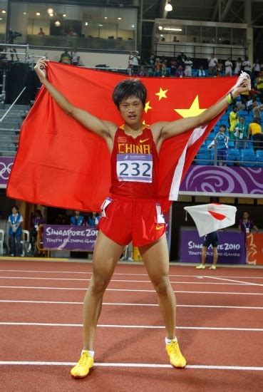20秒34！谢震业闯入200米半决赛 中国第一人
