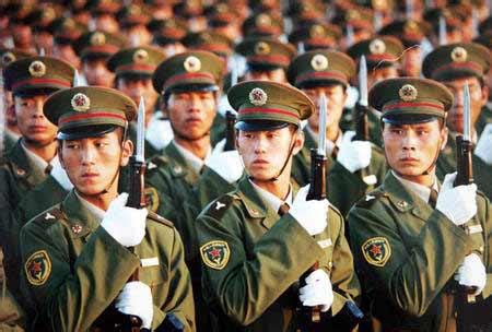 外国观察家称赞中国预备役部队兵种齐全战力强 - 军队政工 - 全球防务