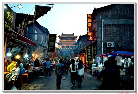 航拍洛阳老城十字街夜市-人民图片网