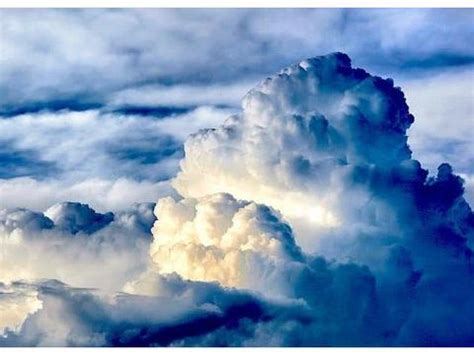自然界中十大形状奇特的云，贝母云上榜，第二厚度最高可达2千米_排行榜123网