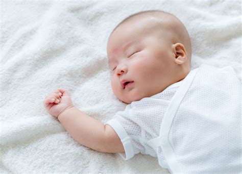 宝宝睡觉也危险，这些安全隐患不容忽视__小豆苗疫苗助手