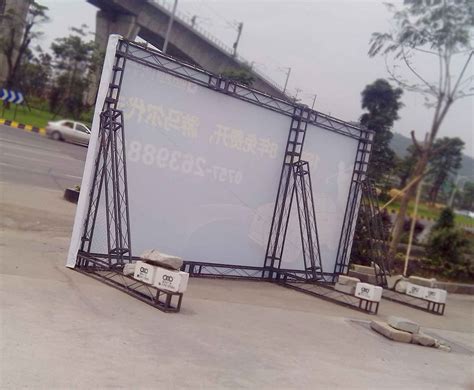深圳厂家供应搭建舞台背景桁架 喷绘桁架画面 广告展示架安装-阿里巴巴