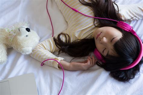 Can Music Help You Fall Asleep at Night?