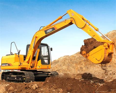 挖掘机保养时需注意的7个事项_合肥通达挖掘机维修有限公司