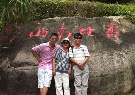 汪小菲的父亲母亲简历，叫什么名是北京人? 家世现状