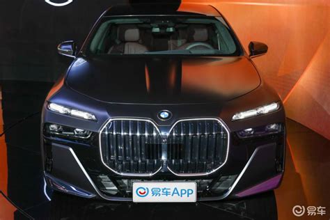 全新宝马7系混动车型官图曝光；奔驰正式发布2019款新V级的官图-新浪汽车