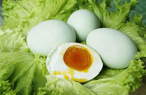 【鸭蛋怎么吃】【图】鸭蛋怎么吃才有营养 含有大量的钙元素适合孩子吃(3)_伊秀美食|yxlady.com