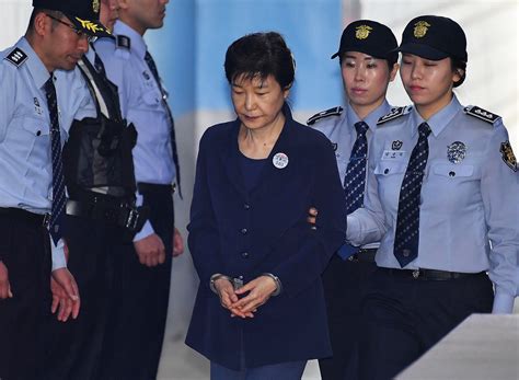 朴槿惠没能重获自由身 法院决定将其拘留期延长_手机凤凰网