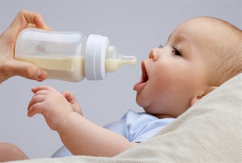 张着嘴要吃奶的小宝贝摄影高清jpg格式图片下载_熊猫办公