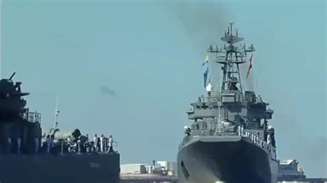 反转！乌总统宣布蛇岛13勇士牺牲，俄军发视频：蛇岛82人投降