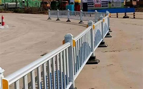 护栏厂家【现货】市政护栏 道路隔离栏 马路小区机非交通围栏-阿里巴巴