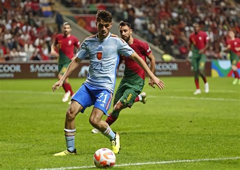 记者：西班牙1/8决赛对阵摩洛哥将身穿淡蓝色客场球衣_东方体育