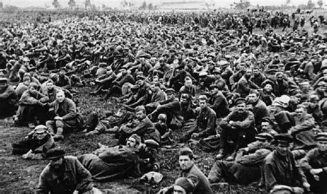 基辅战役：人类战争史上最大围歼战，80个师被全歼，65万苏军被俘__财经头条