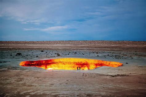 土库曼斯坦“地狱之门”：燃烧50多年，每天烧掉8万美元天然气