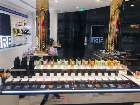 YSL在上海开设全球首家香水旗舰店，为了啥？ | 第一财经杂志