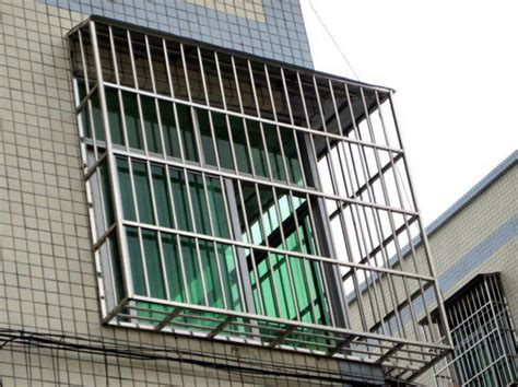 阳台防盗窗怎么安装 高层可参考的5种 - 找找网