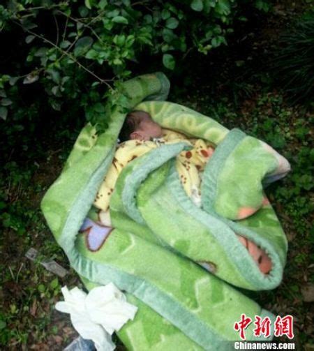 四川宜宾街头绿化带丛中现遗弃死婴(图)|遗弃死婴_新浪新闻