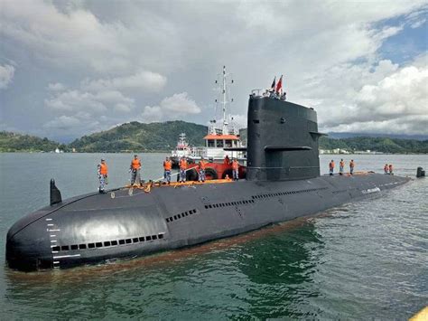 中国039A型潜艇访问马来西亚 加强南海合作_手机凤凰网