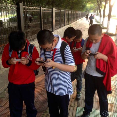 小心手机游戏成瘾！中小学生手机内超半数都装载游戏