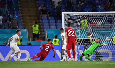欧洲杯揭幕战-因莫比莱传射 意大利3-0完胜土耳其_手机新浪网