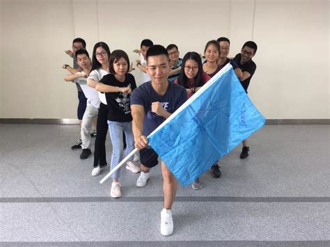 济南:小学运动会入场式效仿奥运会_大众网