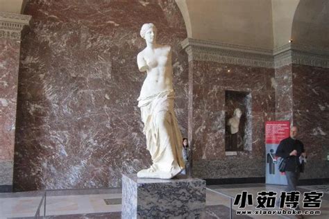 历史上的今天4月8日_1820年希腊米洛斯岛上的一位农民挖掘出大理石雕塑断臂维纳斯。