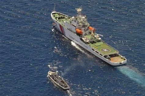 南海最新消息 日出云级直升机驱逐舰与美军战舰共同巡航南海景象_国际新闻_海峡网