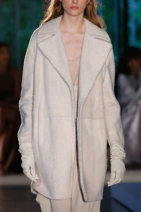 麦丝玛拉 Max Mara 2019早春度假系列发布秀细节(Resort 2019) - Milan - 天天时装-口袋里的时尚指南