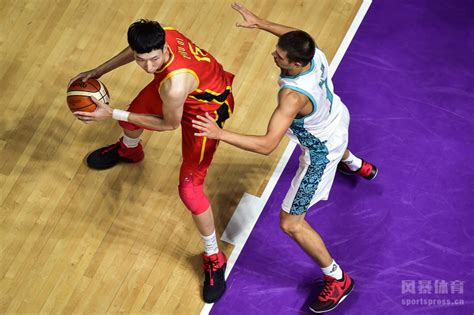 中国男篮发挥团队优势首战啃下“硬骨头－2018雅加达亚运会