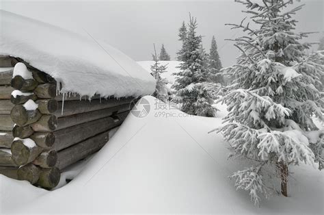 村里的冬天雪中高清图片下载-正版图片502958874-摄图网