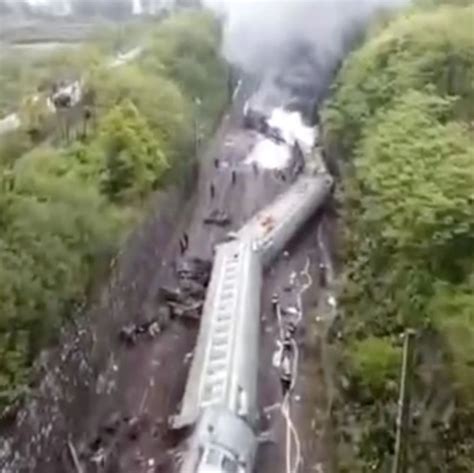 台湾列车脱轨已致22死171伤 脱轨列车日本制造运营才6年