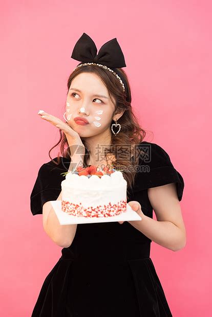 甜心女孩与蛋糕高清图片下载-正版图片501713954-摄图网