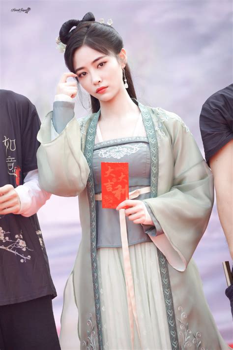 傅宣头像图片
