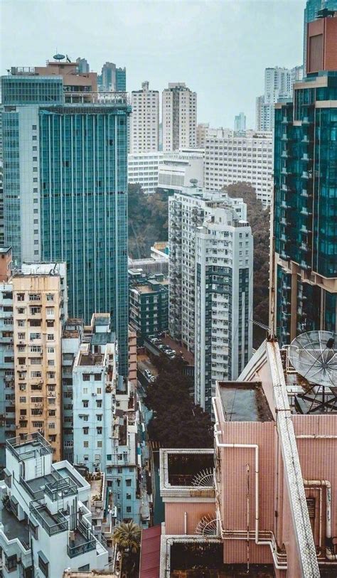 香港的街头，回忆起了以前看过的老港片。|老港|香港_新浪新闻