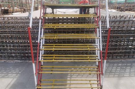 中煤第六十八工程有限公司 科技创新 【榆林项目部】自制式小扶梯，助力施工作业便捷高效