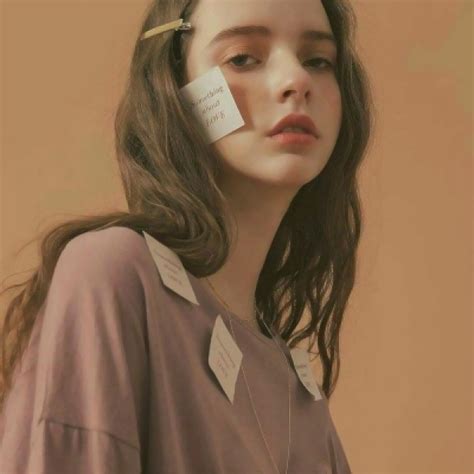 甜美女生头像侧脸唯美