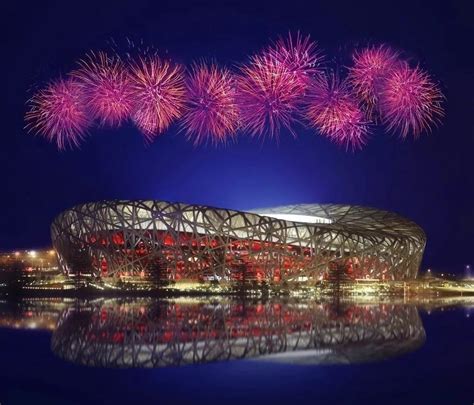 图：北京奥运会开幕 中国国旗迎风飘扬_新闻中心_新浪网