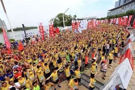 2020年上海10公里精英赛热力开赛，长风这支青年跑团集结出击…… - 周到上海
