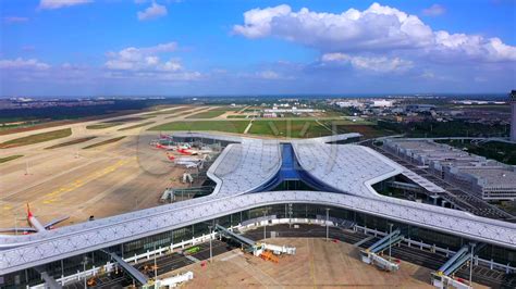 海南自贸港新门户绽放在即——海口美兰国际机场二期扩建项目主体工程完工 - 中国民用航空网