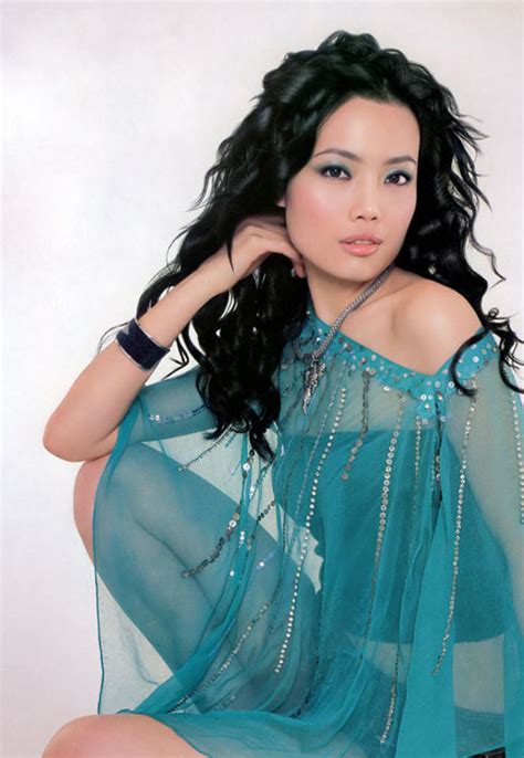 容祖儿妆容甜美女生头像