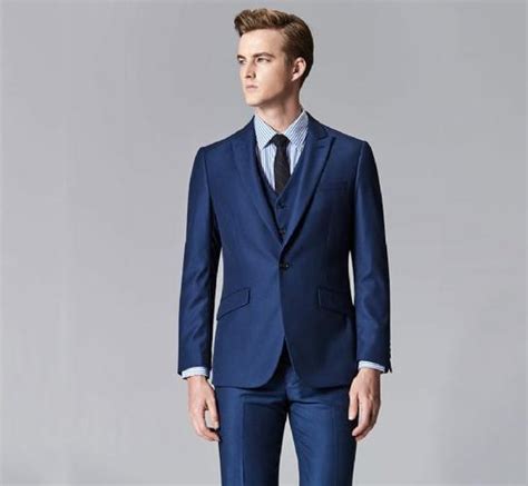 蓝色西装配什么颜色领带 蓝色西装搭什么颜色领带(2)_配图网