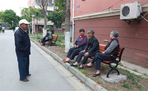长条椅 靓社区——张泾社区党建引领“微改造” 办好实事为群众 - 唯亭街道
